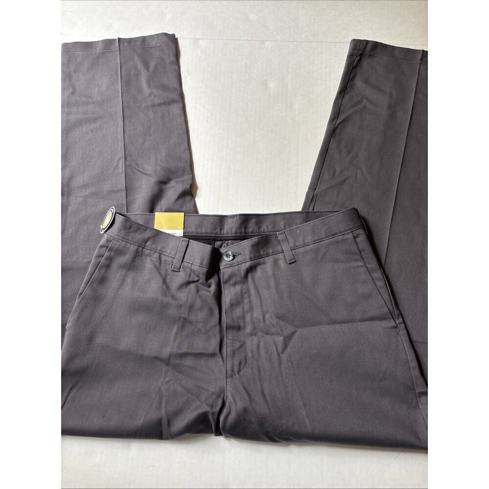 Men’s Lee Thin Gray Chinos Size 36 X 32 NWT Lightweight Relaxed Stain Resistant